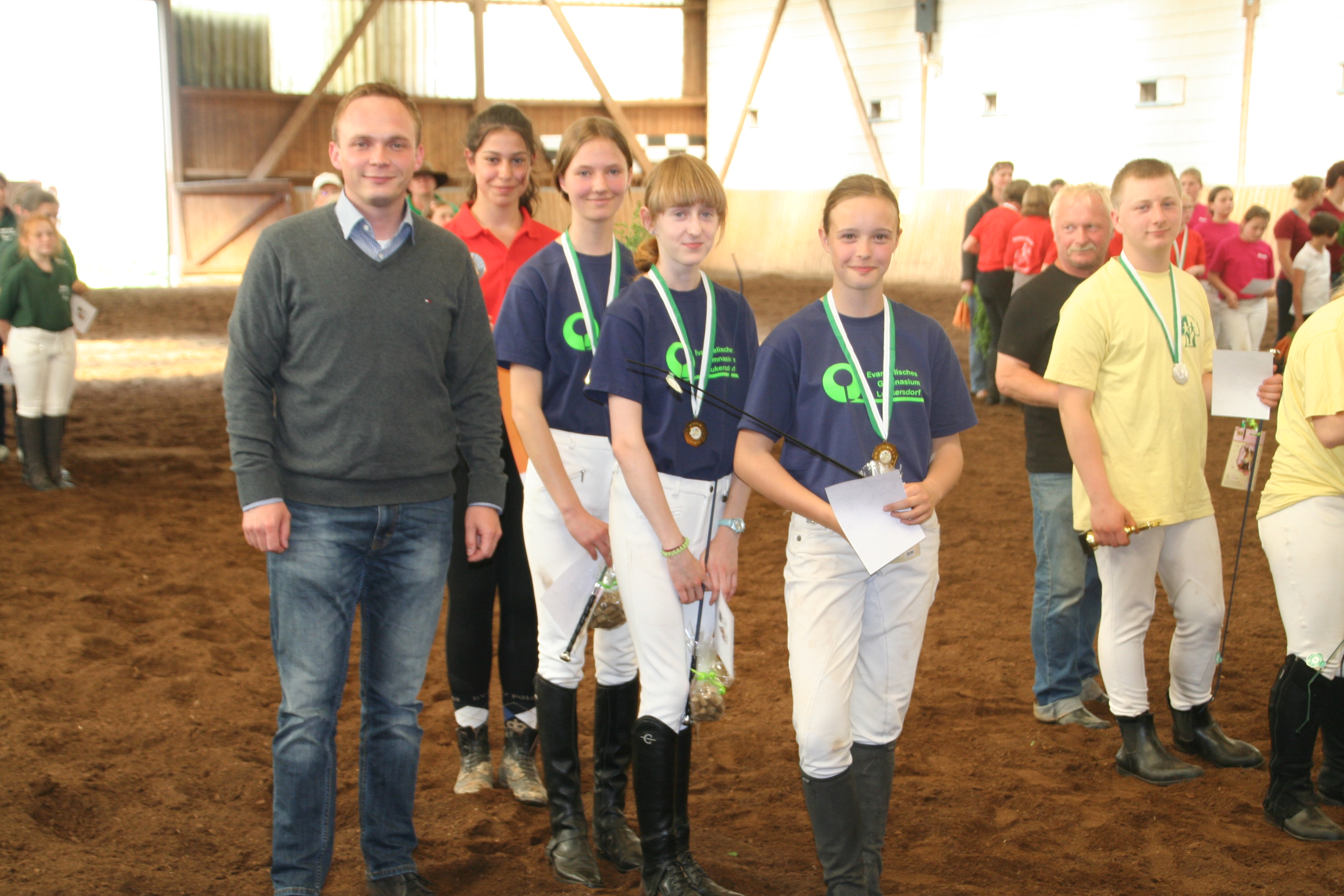 Fortgeschr 5 10 Ev. Gymn Leukersdorf mit Brgermeister von Niederdorf